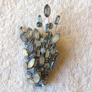 Beautiful Original Vintage Glass Stone Brooch